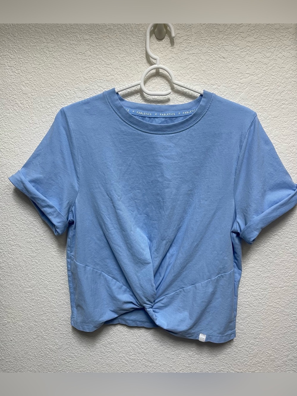 FABLETICS Light Blue Short Sleeve Front Twist Crop Top Women’s Size S